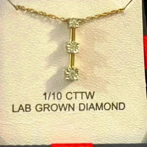 NWT 14K Gold over Silver 18” Pendant. 1/10 CT TW Lab Grown Diamond. Wome…